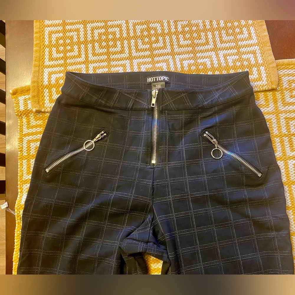 Hot topic plaid skinny pants zippers black medium